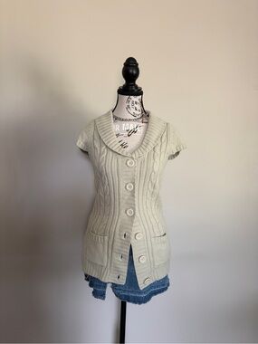 Y2K 2000’s Cream Cable Knit Short Sleeve Buttoned Sweater Top | Fall Layering